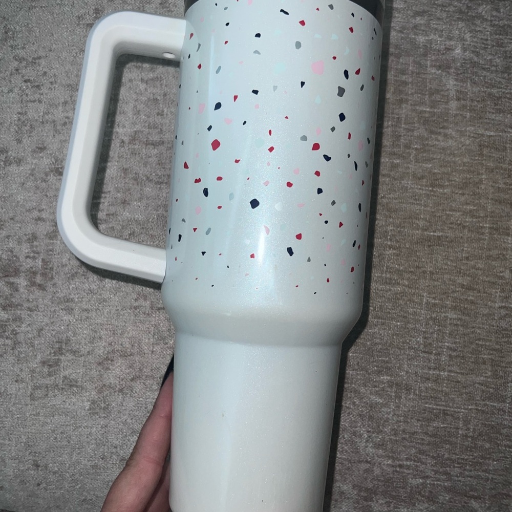 Limited Edition *RARE* Stanley 40oz Terrazzo White - Picture 6 of 9